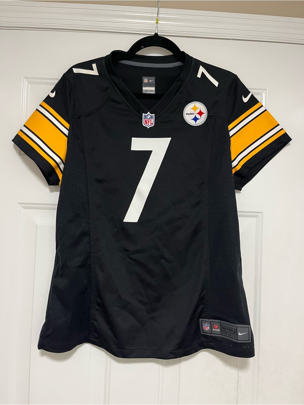Nike Women's Pittsburgh Steelers #7 Ben Roethlisberger Jersey XL
